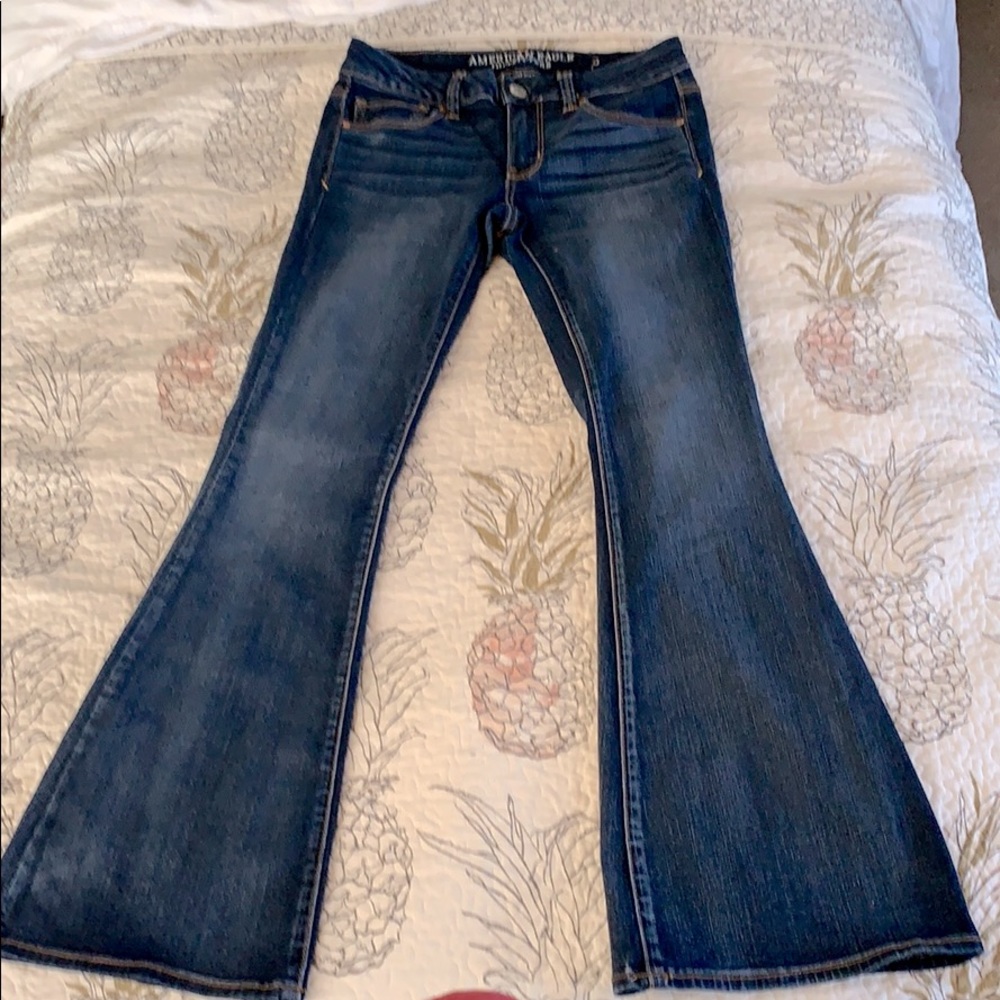 AMERICAN EAGLE FLARE JEANS